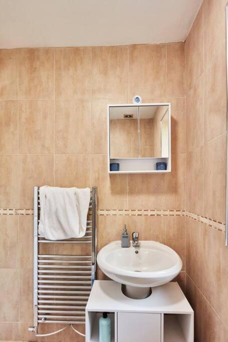 *Little Haven In Leeds* ¤Private Parking¤ Ensuite Leeds  Bagian luar foto