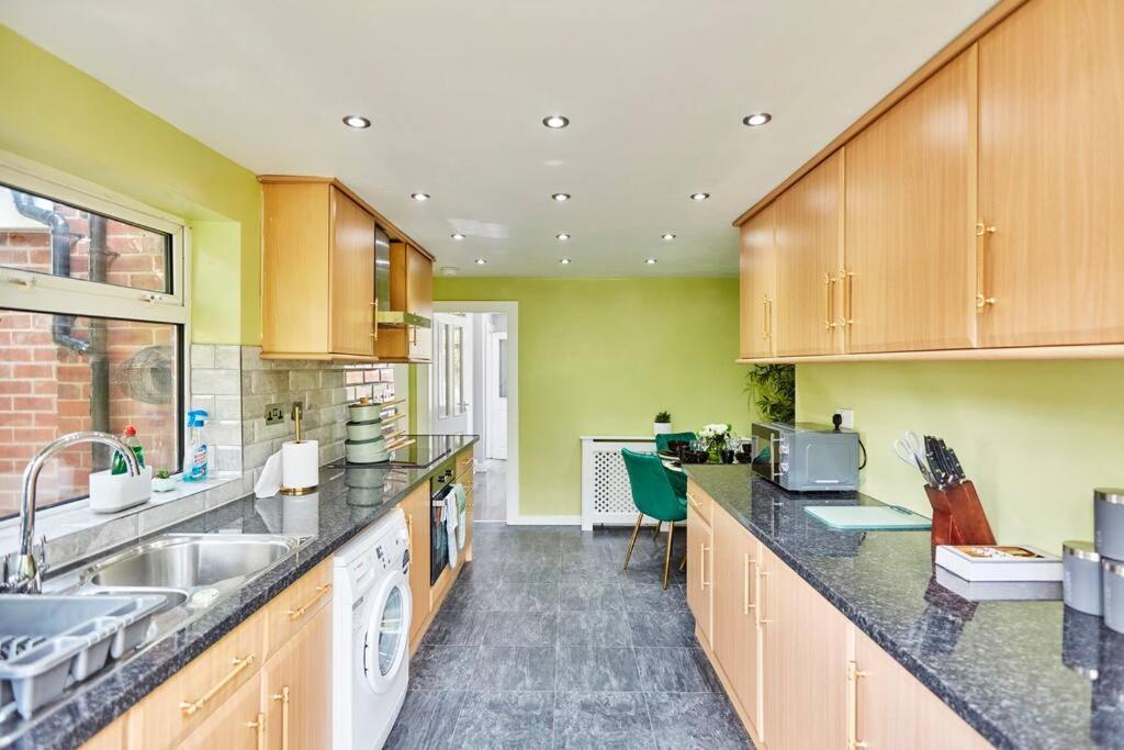 *Little Haven In Leeds* ¤Private Parking¤ Ensuite Leeds  Bagian luar foto