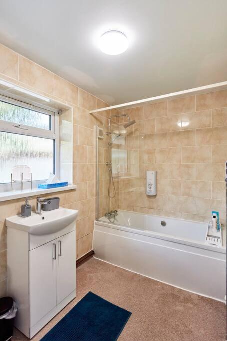 *Little Haven In Leeds* ¤Private Parking¤ Ensuite Leeds  Bagian luar foto