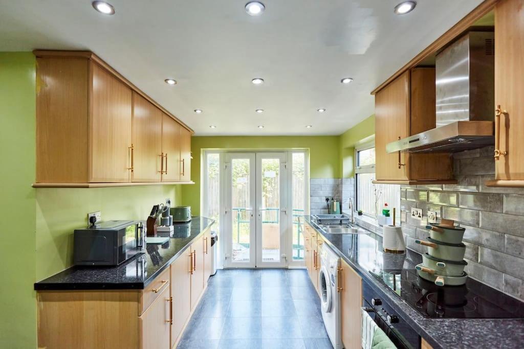 *Little Haven In Leeds* ¤Private Parking¤ Ensuite Leeds  Bagian luar foto