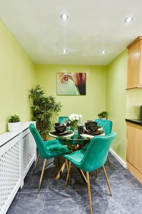 *Little Haven In Leeds* ¤Private Parking¤ Ensuite Leeds  Bagian luar foto